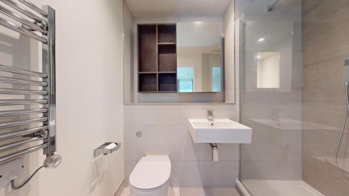 2 Bedroom Flat For Sale In North End Road, Wembley, HA9