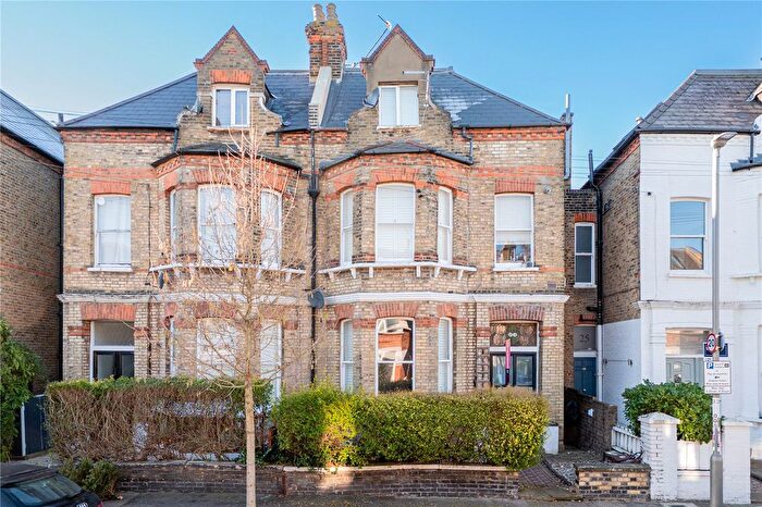 2 Bedroom Flat For Sale In Cromford Road, London, SW18