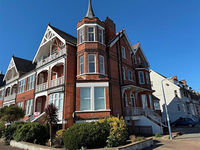 2 Bedroom Apartment For Sale In Sea Road, Felixstowe, IP11