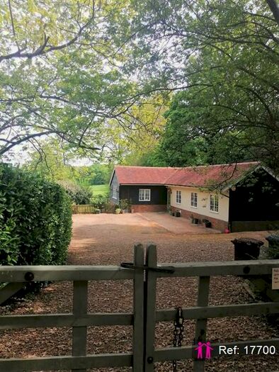 3 Bedroom Detached House To Rent In Digswell Hill, Welwyn, AL6