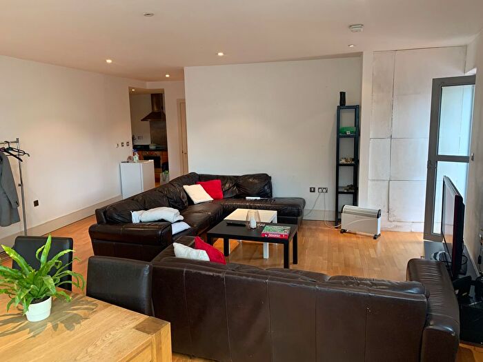 3 Bedroom Property To Rent In The Lock Building, Manchester, M1