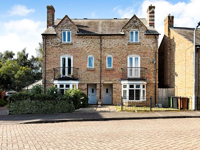 4 Bedroom Semi-Detached House For Sale In Kingsline Close, Thorney, Peterborough, PE6