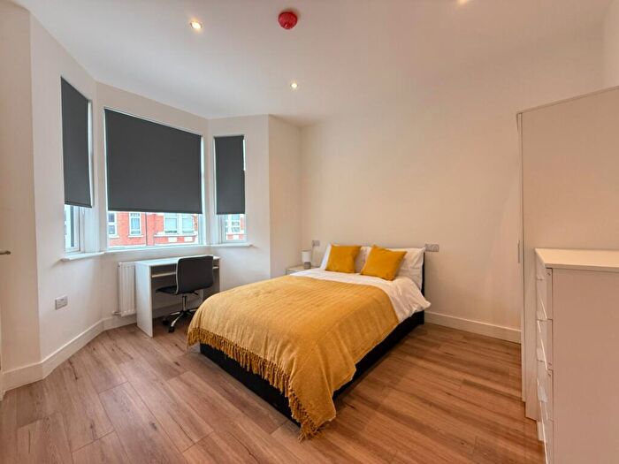 Studio To Rent In Elspeth Road Wembley, HA0