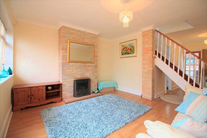 3 Bedroom End Of Terrace House To Rent In Whytecroft, Heston, TW5