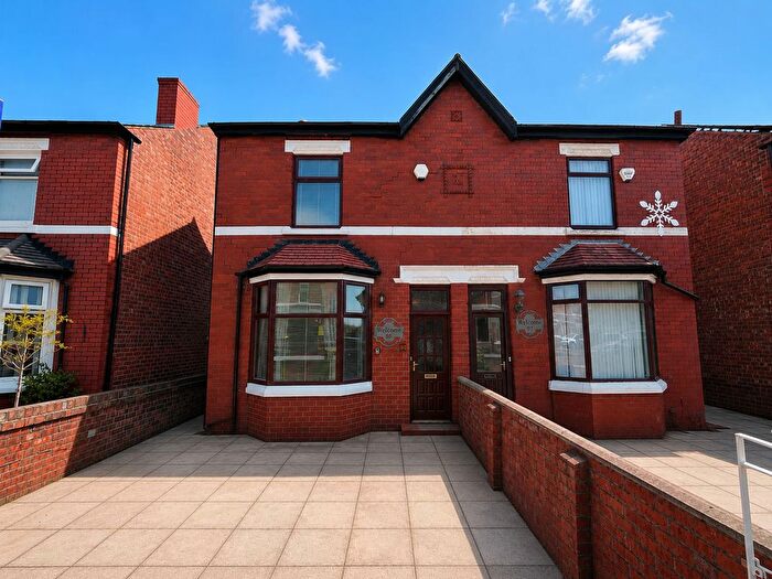 3 Bedroom Semi Detached House For Sale In Warren Road, Southport, PR9