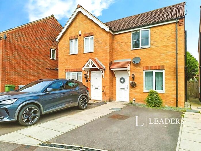2 Bedroom Semi-Detached House For Sale In Clay Cross Drive, Clipstone Village, Mansfield, NG21