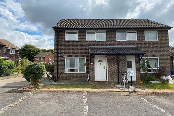 3 Bedroom Semi-Detached House To Rent In Hayes Close, Marston, Oxford, OX3