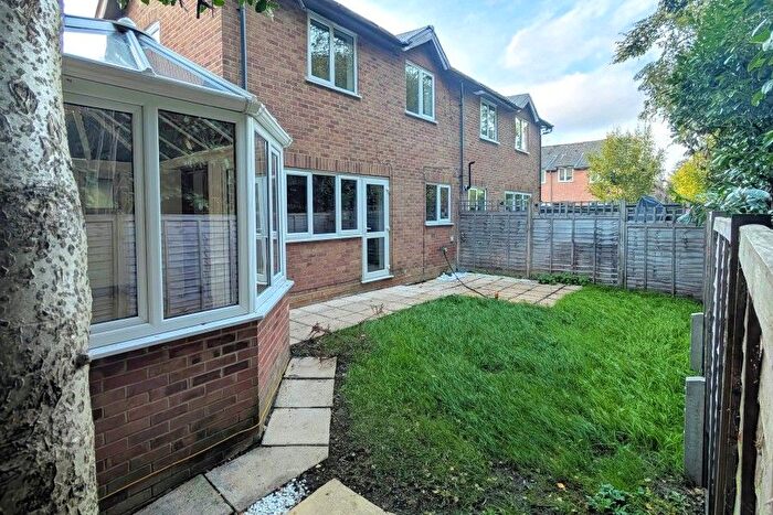 2 Bedroom End Terrace House To Rent In Woking, Surrey, GU21