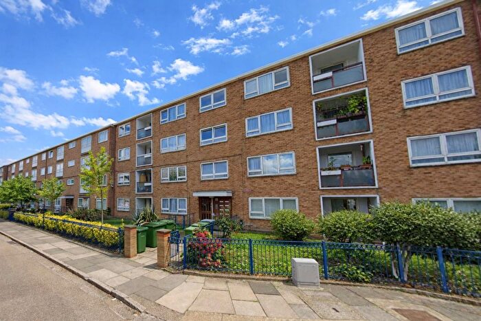 3 Bedroom Property To Rent In Hathaway Crescent, London, E12