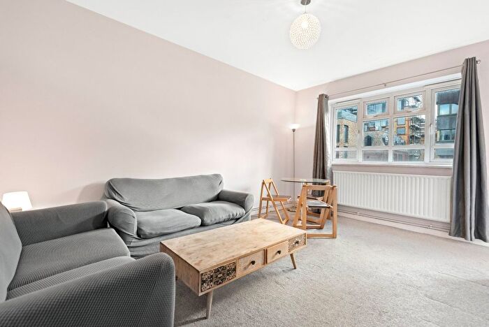 3 Bedroom Flat To Rent In Babington House, Redcross Way, SE1