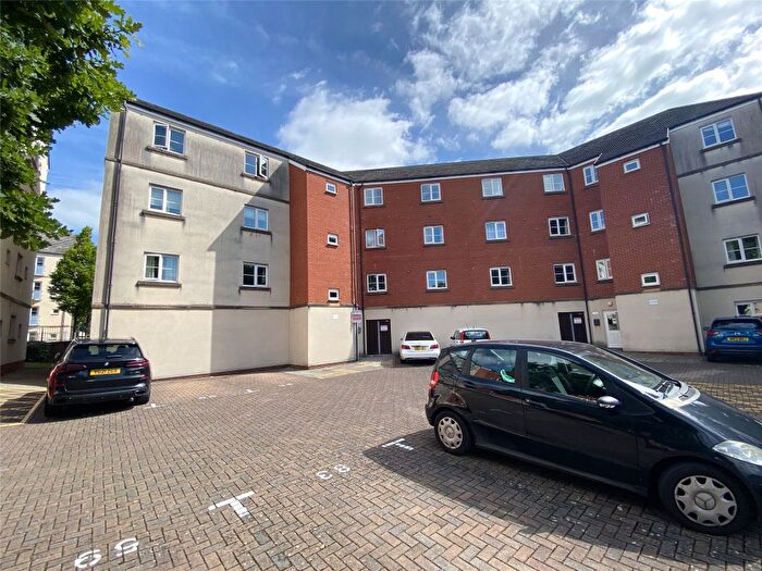 2 Bedroom Flat To Rent In Whistle Road, Mangotsfield, Bristol, BS16