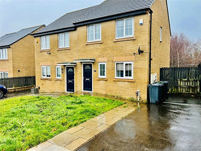 3 Bedroom Semi Detached House To Rent In Beck Bridge Lane, Allerton, Bradford, BD15