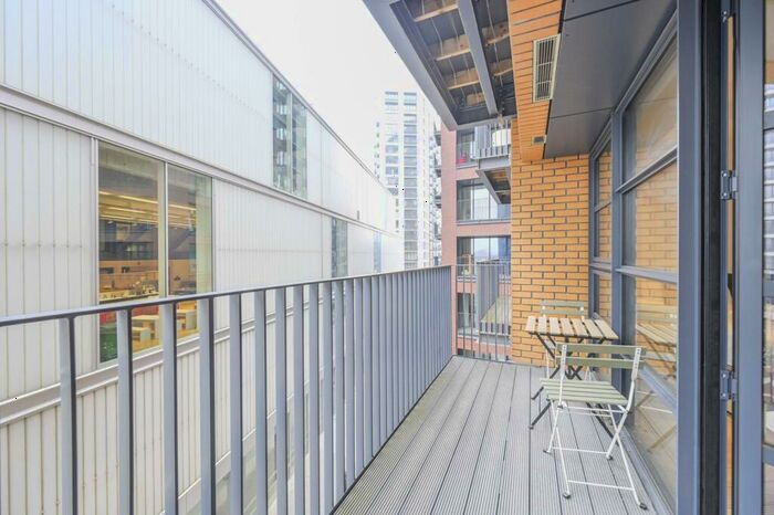 Studio To Rent In X, Canning Town, London, E14