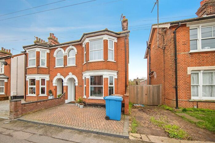 3 Bedroom Semi Detached House For Sale In Sidegate Lane, Ipswich, IP4