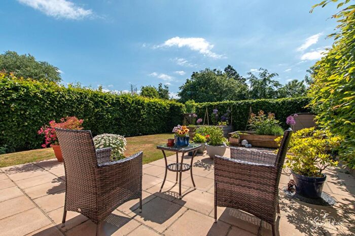 3 Bedroom Semi-detached House For Sale In Keats Vale, Newport, PO30