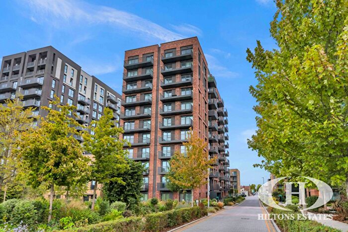 2 Bedroom Flat For Sale In Cedrus Avenue, Southall, UB1