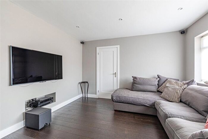 5 Bedroom Detached House For Sale In Ottershaw, Surrey, KT16