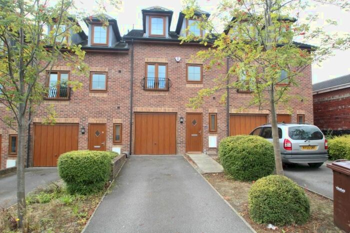 3 Bedroom Town House To Rent In Highfield Court, Dewsbury Road, Ossett, WF5