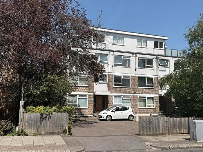 1 Bedroom Apartment For Sale In Whitegates, Station Rd, New Barnet, Hertfordshire, EN5