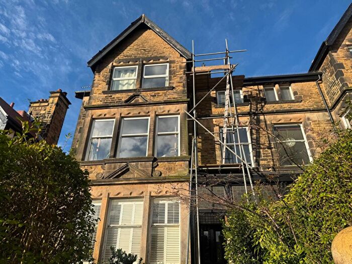 2 Bedroom Flat For Sale In Leeds Road, Harrogate, HG2