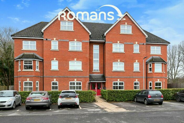 2 Bedroom Apartment To Rent In St. Francis Close, Crowthorne, RG45
