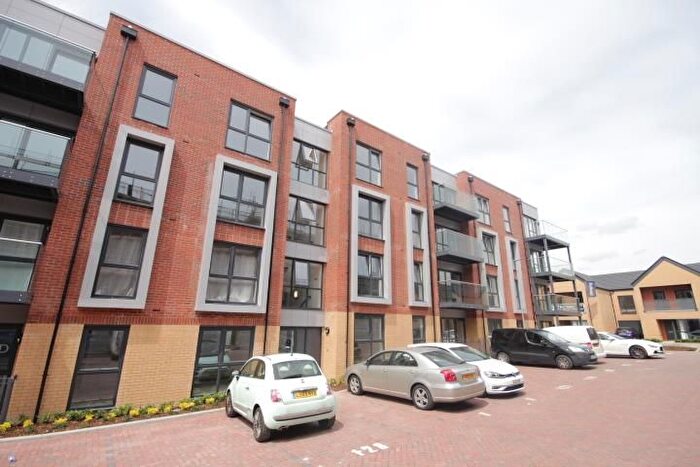 2 Bedroom Flat To Rent In Holmesley Road, Borehamwood, WD6