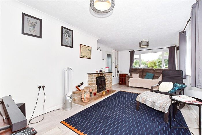 3 Bedroom End Of Terrace House For Sale In Powell Close, Aylesford, Kent, ME20