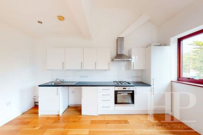 2 Bedroom Maisonette To Rent In Three Bridges Road, Crawley, RH10