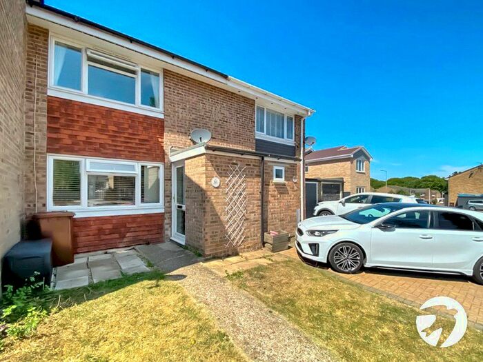 2 Bedroom Detached House To Rent In Clandon Road, Chatham, Kent, ME5