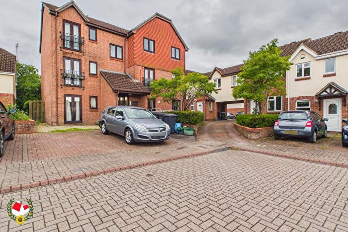2 Bedroom Flat To Rent In Oakridge Close, Abbeymead, Gloucester, GL4