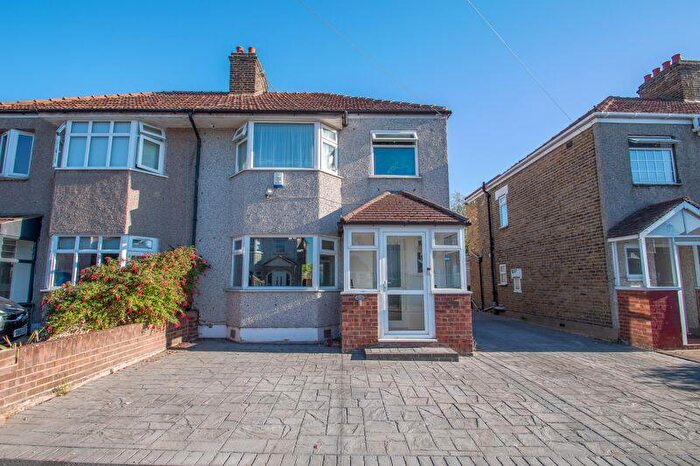 3 Bedroom Semi-Detached House To Rent In Stevedale Road, Welling, DA16