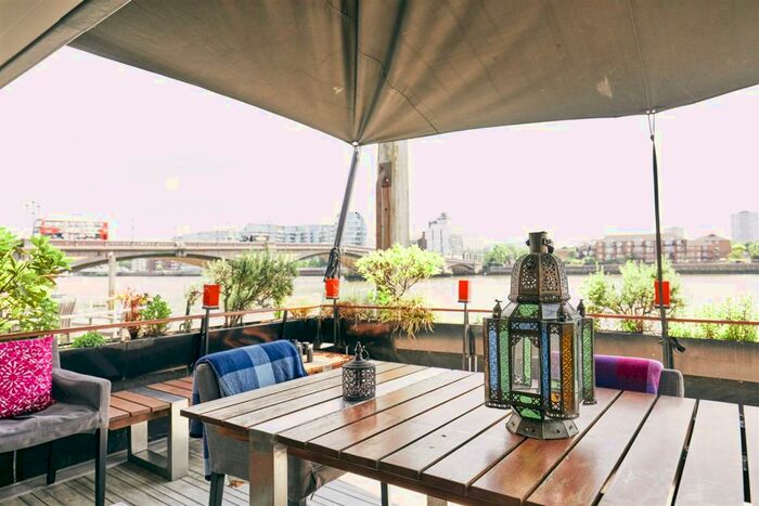 3 Bedroom House Boat To Rent In Cheyne Walk, Chelsea, SW10