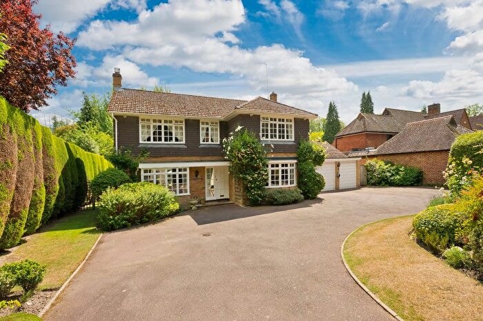 4 Bedroom Detached House For Sale In Meadway, Esher, Surrey, KT10