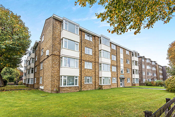 2 Bedroom Flat To Rent In Westcombe Park Road, London, SE3