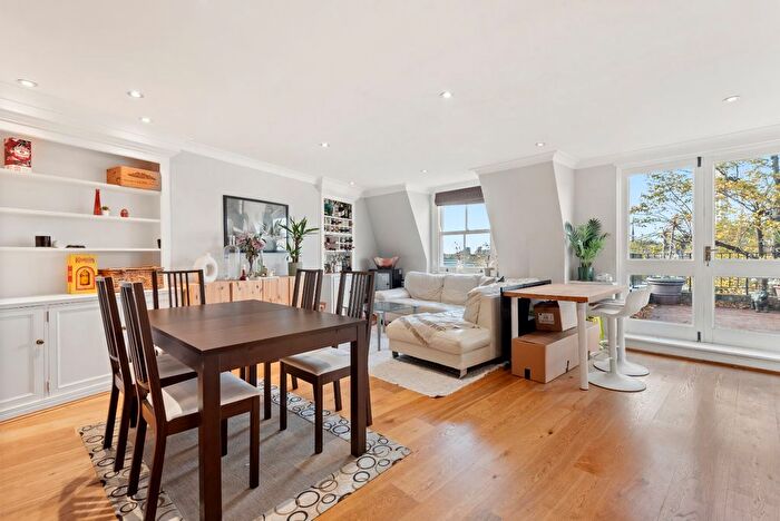 2 Bedroom Flat To Rent In Eardley Crescent, Earls Court, SW5