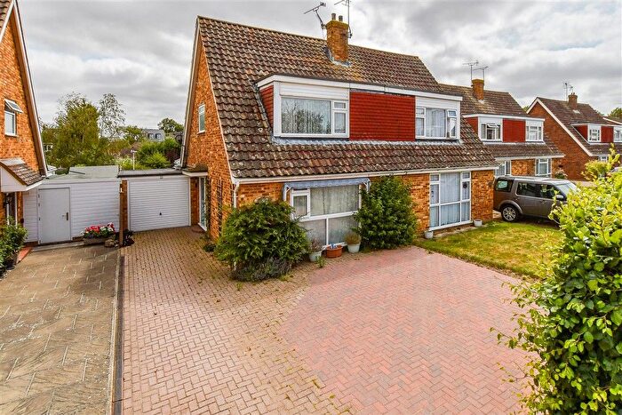 3 Bedroom Semi-Detached House For Sale In Corner Farm Road, Staplehurst, Kent, TN12