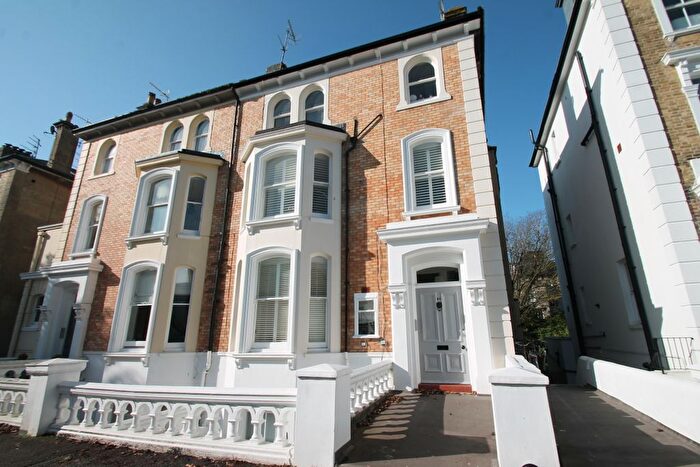 1 Bedroom End Of Terrace House To Rent In Selborne Road, Hove, BN3