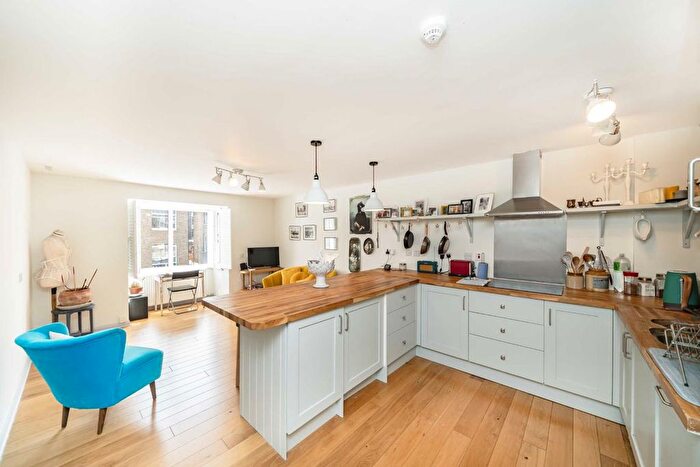 1 Bedroom Flat For Sale In Tottenham Road, Islington, N1