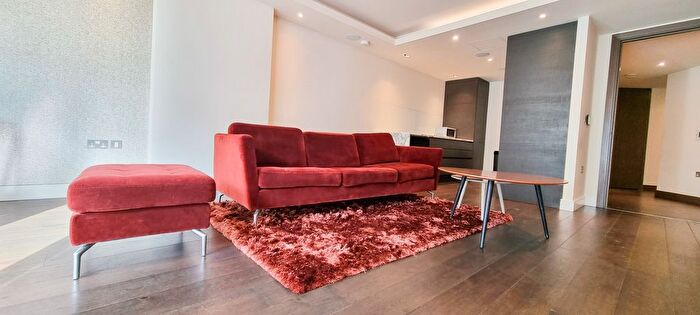 3 Bedroom Flat To Rent In Countess House, Chelsea Creek, SW6