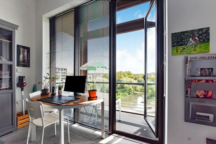 1 Bedroom Apartment For Sale In Lake Shore Drive, Bristol, BS13