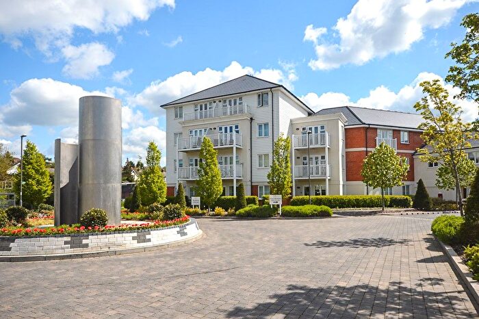 2 Bedroom Flat For Sale In Chequers Avenue, High Wycombe, Buckinghamshire, HP11