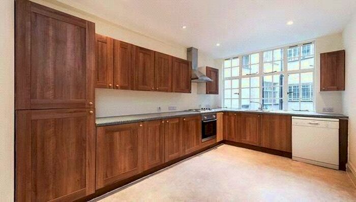 5 Bedroom Flat To Rent In Strathmore Court, Park Road, London, NW8