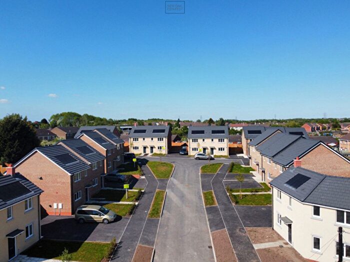 3 Bedroom Town House For Sale In Beeley Close, North Wingfield, S42