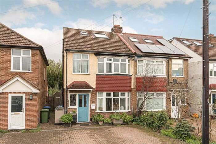 4 Bedroom Semi Detached House For Sale In Cottimore Avenue, Walton-On-Thames, Surrey, KT12