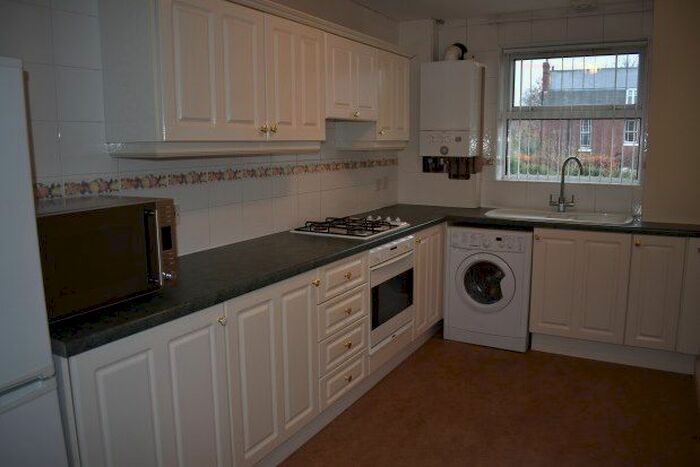 2 Bedroom Flat To Rent In Auckland Road, Doncaster, DN2