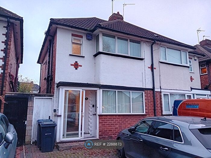 4 Bedroom Semi-Detached House To Rent In Horrell Road, Birmingham, B26