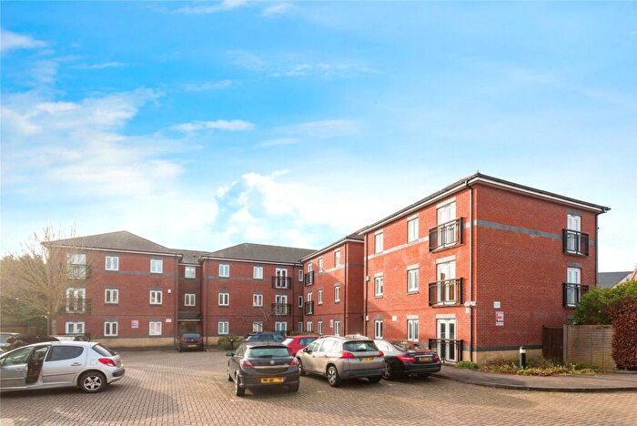 2 Bedroom Flat For Sale In Brasenose Driftway, Oxford, Oxfordshire, OX4