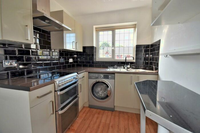 1 Bedroom Apartment To Rent In Somerset Avenue, Blackpool, FY1