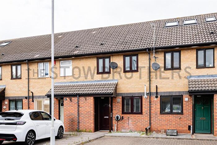 2 Bedroom Terraced House To Rent In Friars Close, Chingford, E4
