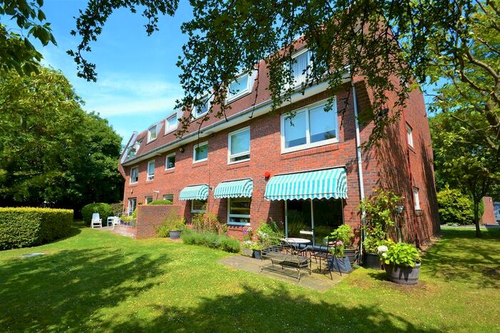 2 Bedroom Flat To Rent In Lakeside Court, Elstree, Borehamwood, WD6